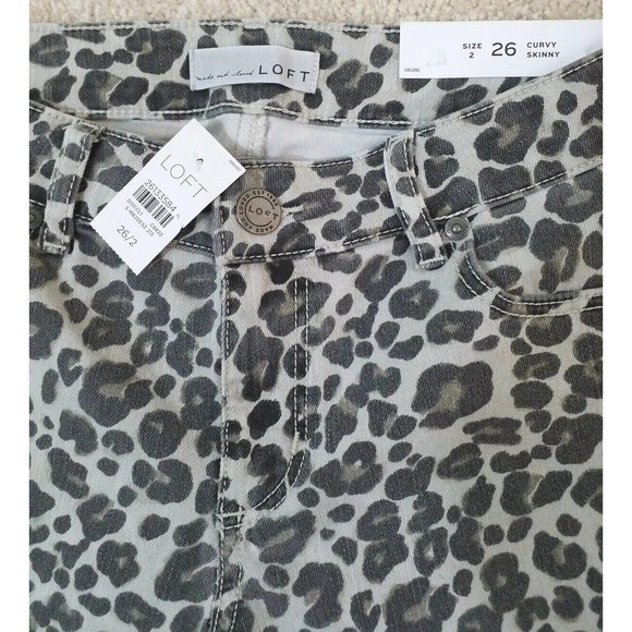 LOFT~Woman Size 2/26~Gray Animal Leopard Print Curvy Skinny Jeans Pants NWT. - Picture 9 of 12